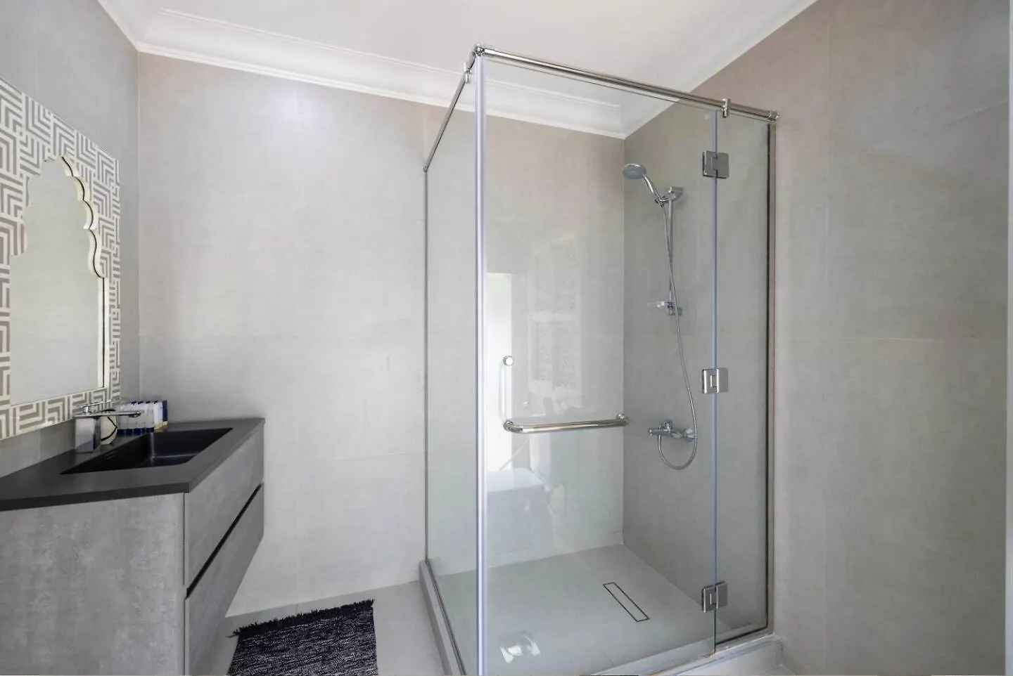 6 Bedroom Modern Luxury Villa In Palm Jumeirah Dubai United Arab Emirates